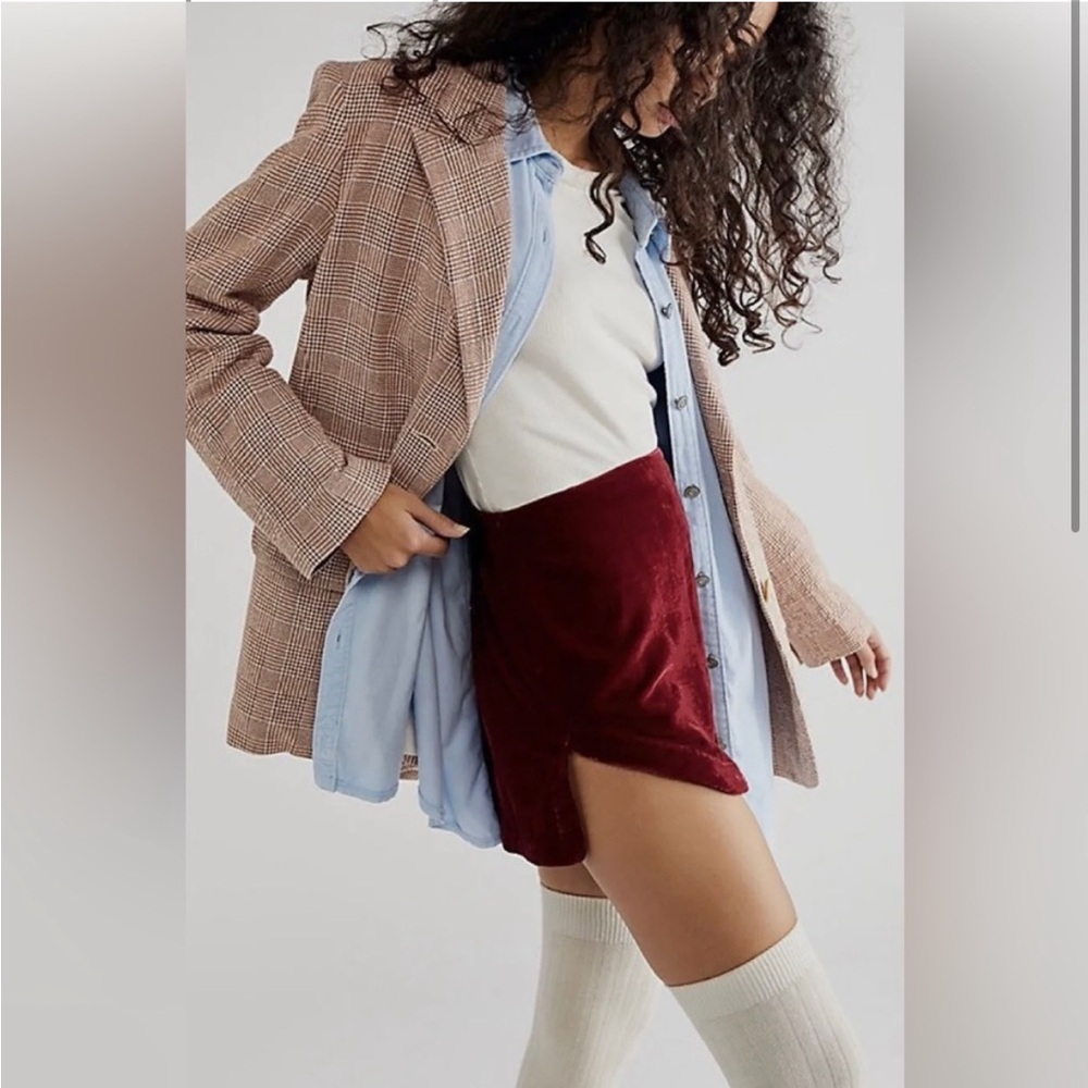 Free People Burgundy Velvet Mini holiday Skirt 🎄